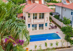 Villa Mo Daily Weekly Rentals